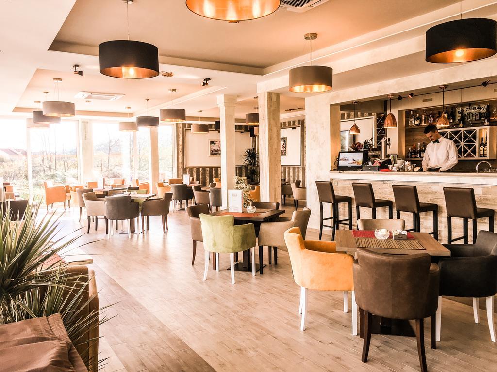 Philia Hotel Подгориця Екстер'єр фото